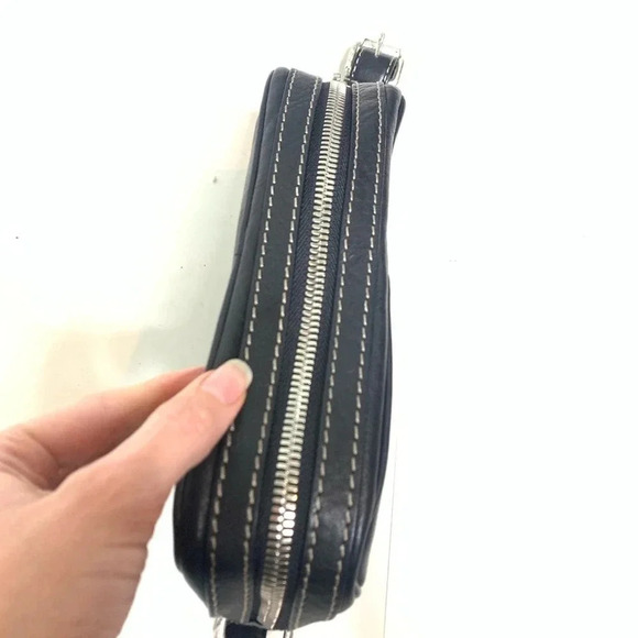 Michael Kors Black leather petite shoulder bag - Picture 6 of 12